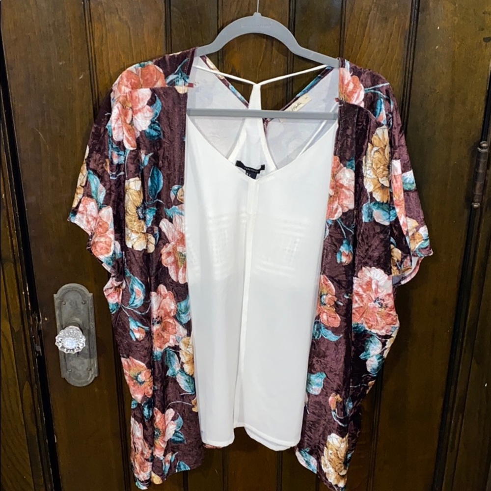 Chloe & Katie Floral Cardigan Small